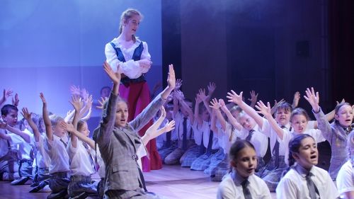 Naprawczak Film z Premiery.01_37_52_11.Still029