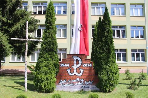 Obchody 73. rocznicy wybuchu Powstania Warszawskiego w Zespole Szkół Zawodowych nr 2